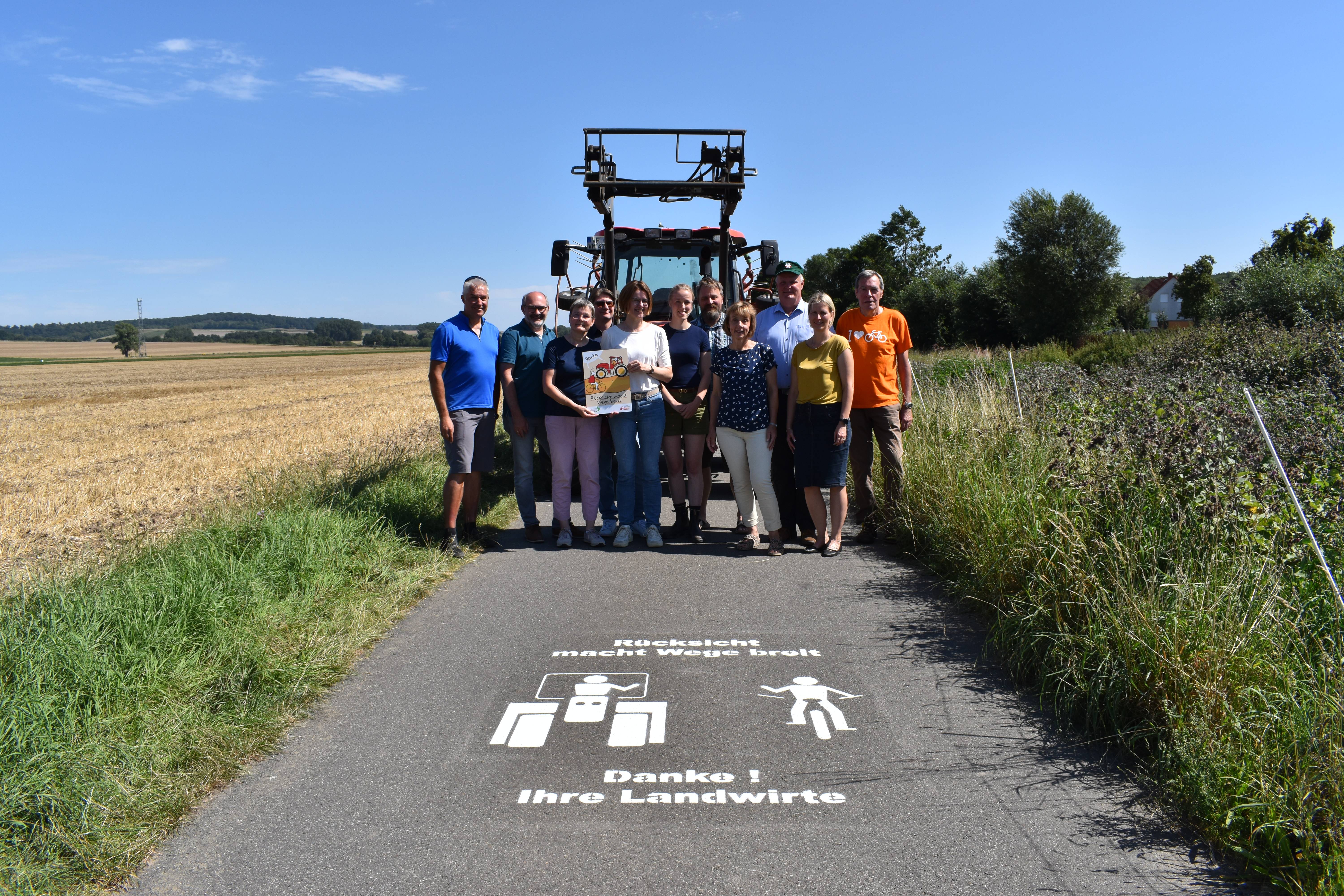 Gruppenbild mit Piktogramm